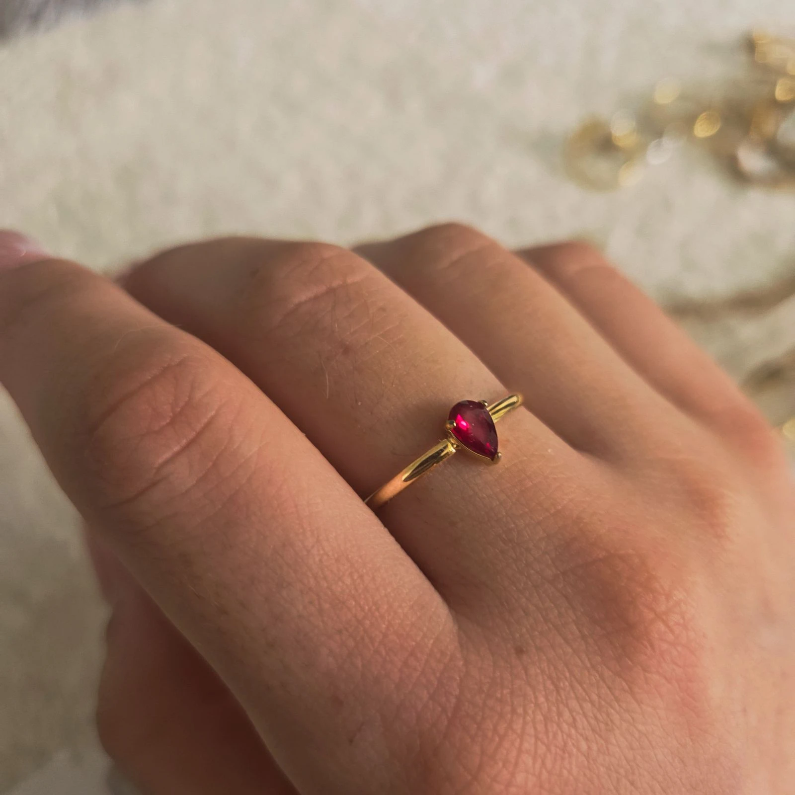 Bague Rubis Rouge Ajustable Acier Inoxydable Doré, Bague Marquise Rouge, Bague Fine Minimaliste Femme, Cadeau Anniversaire Femme